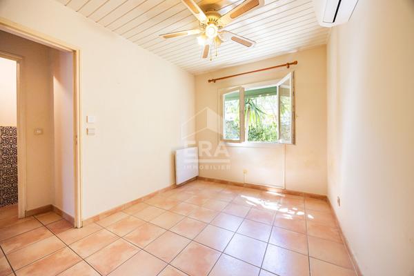 Sainte Marie la Mer secteur plage : Maison 5 pièces avec grand garage à vendre