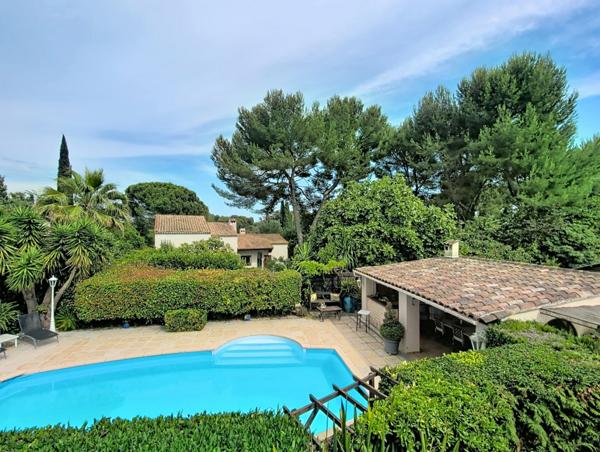 Vente maison Antibes, 219m² 7 pièces 1 049 900€ avec piscine