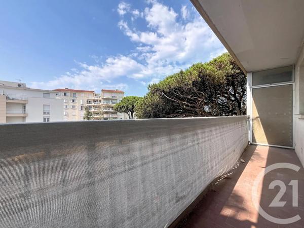 Appartement Studio à vendre  1 pièce - 28,30 m 2   FREJUS  - 83