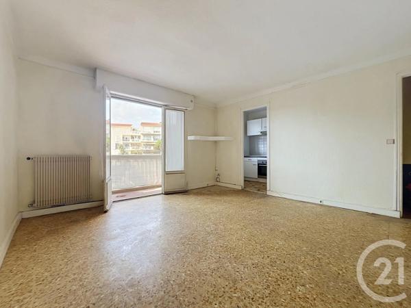 Appartement Studio à vendre  1 pièce - 28,30 m 2   FREJUS  - 83