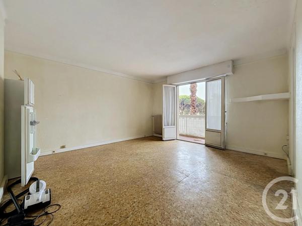 Appartement Studio à vendre  1 pièce - 28,30 m 2   FREJUS  - 83