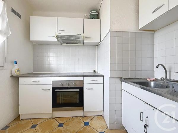 Appartement Studio à vendre  1 pièce - 28,30 m 2   FREJUS  - 83