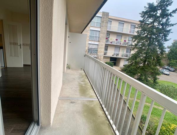 T2 lumineux de 37 m² avec box et cave en sous sol — Longeville-lès-Metz