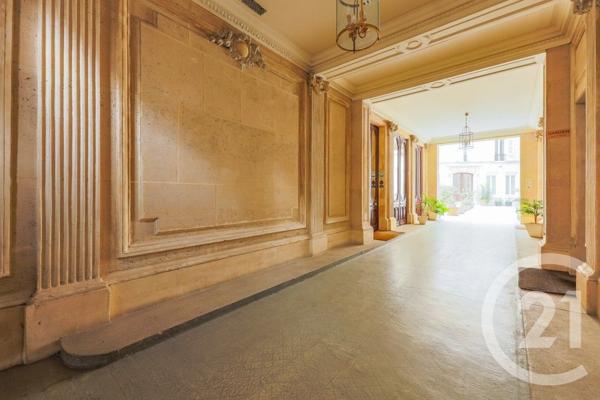 Appartement F2 à vendre  2 pièces - 35,77 m2 PARIS - 75008