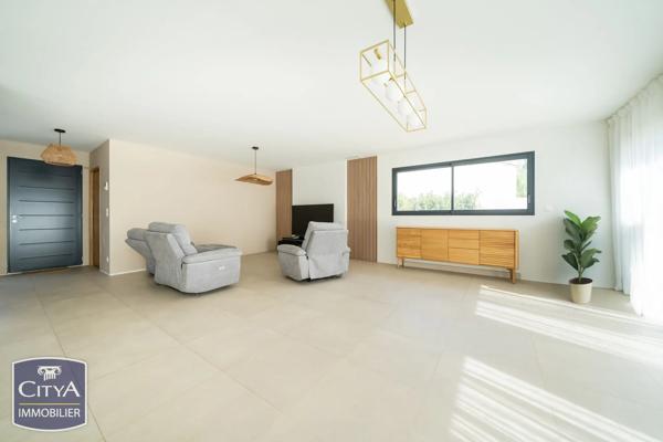 Maison à vendre 5 pièces 141m² Carpentras (84200)