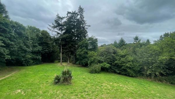 Propriété à vendre Manoir 15 pièces sur 4,5 Ha secteur GUERLEDAN(22)