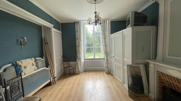 Propriété à vendre Manoir 15 pièces sur 4,5 Ha secteur GUERLEDAN(22)