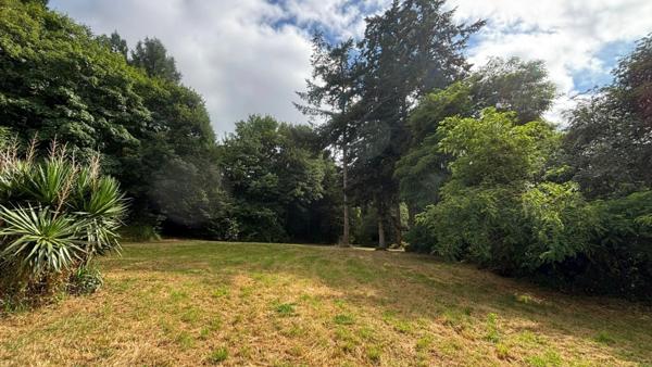 Propriété à vendre Manoir 15 pièces sur 4,5 Ha secteur GUERLEDAN(22)