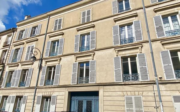 Appartement à vendre    3 pièces • 82,50 m2 Versailles