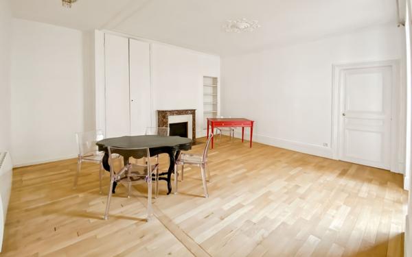 Appartement à vendre    3 pièces • 82,50 m2 Versailles