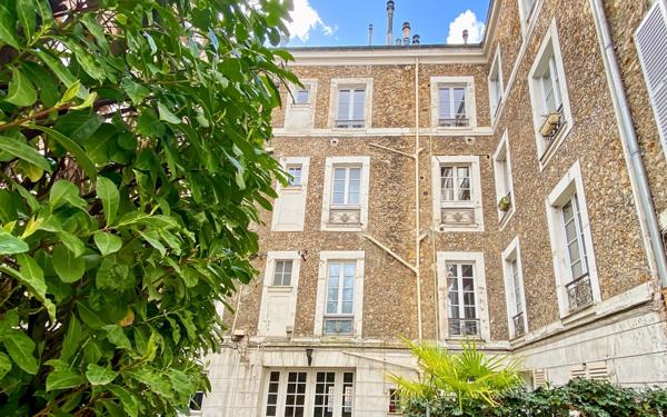 Appartement à vendre    3 pièces • 82,50 m2 Versailles
