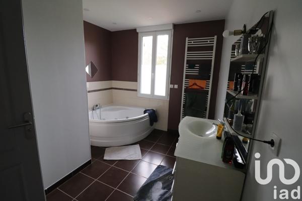 Immeuble à vendre 300 m² Montguyon