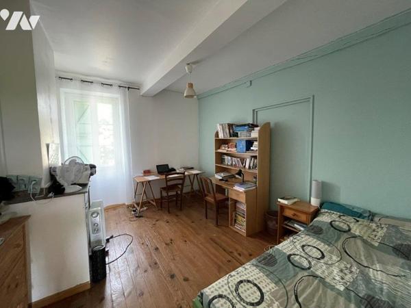 MIRANDE (Gers) Belle maison de ville sur 707m², tous commerces/commodités à pied.