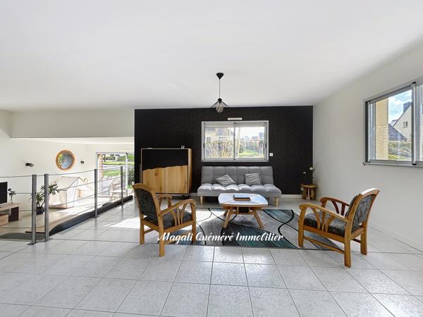 Montfort-sur-Meu (35160) Maison d'architecte 8 p - 259 m² - Magnifique vue panoramique - Montfort sur Meu (35160) - 25 min Rennes gare