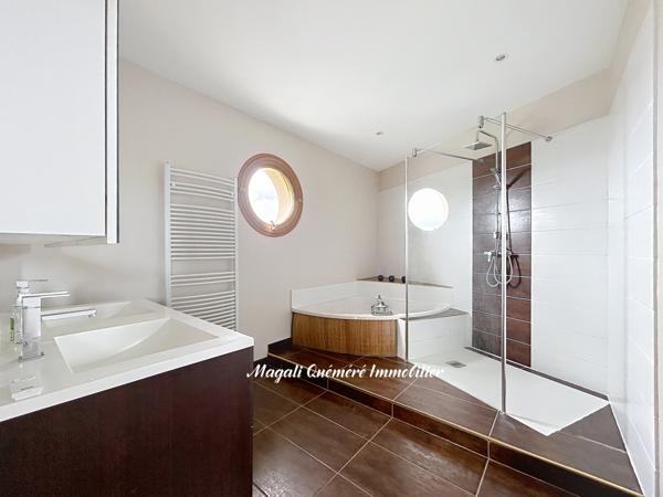 Montfort-sur-Meu (35160) Maison d'architecte 8 p - 259 m² - Magnifique vue panoramique - Montfort sur Meu (35160) - 25 min Rennes gare