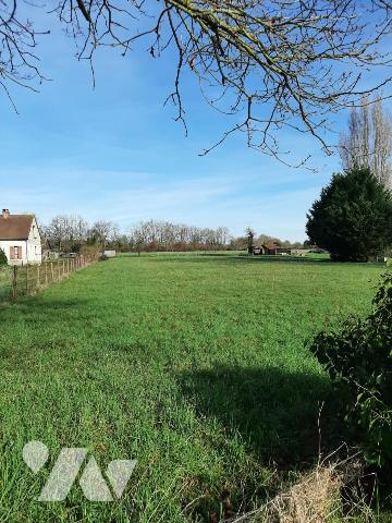 A VENDRE MEZERAY TERRAIN A BATIR