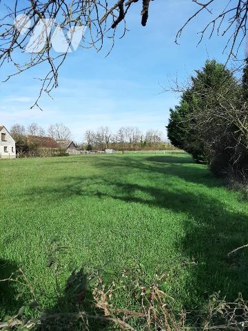 A VENDRE MEZERAY TERRAIN A BATIR