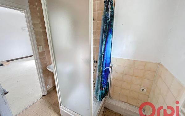 Immeuble à vendre    4 pièces •  Domérat