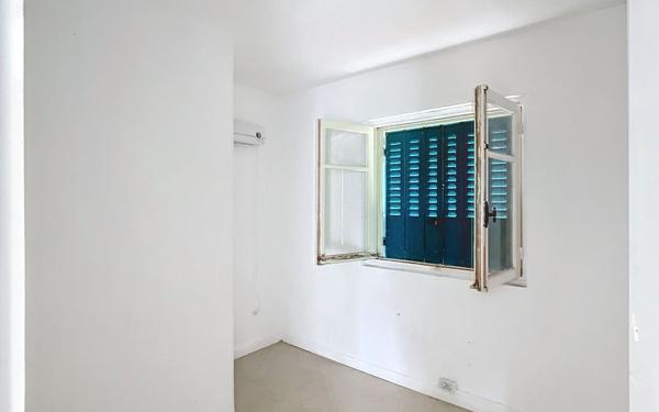 Immeuble à vendre    4 pièces •  Domérat