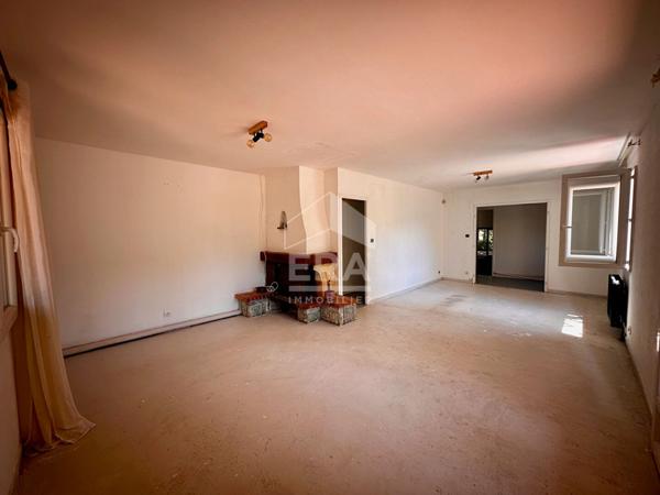 A VENDRE 13790 CHATEAUNEUF-LE-ROUGE MAISON DE TYPE 5 DE 108M2 SUR 1500M2 DE TERRAIN AVEC PISCINE ET ATELIER