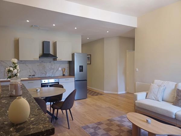 T3 lumineux entièrement rénové de 66m² au 3? étage