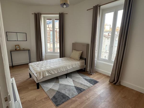 T3 lumineux entièrement rénové de 66m² au 3? étage