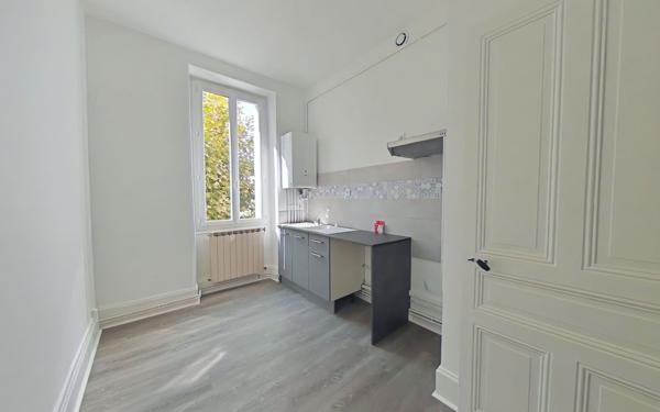 Appartement à louer    4 pièces •  Romans-sur-Isère