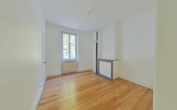 Appartement à louer    4 pièces •  Romans-sur-Isère