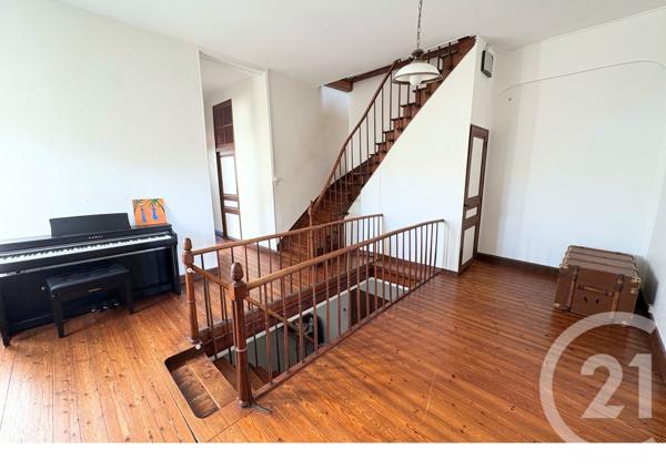 Maison à vendre  10 pièces - 250 m 2   SAUJON  - 17