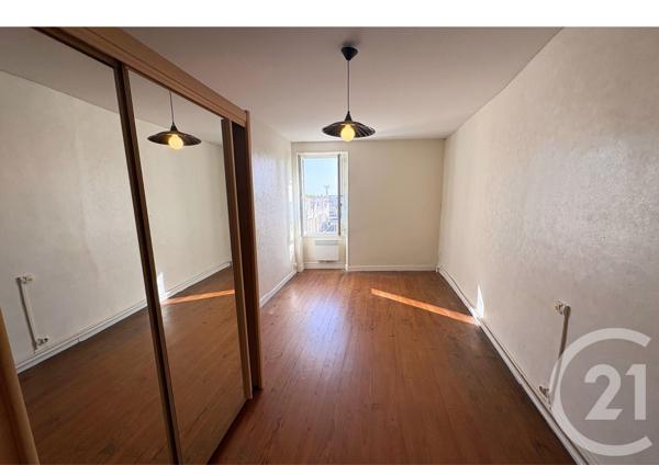 Maison à vendre  10 pièces - 250 m 2   SAUJON  - 17