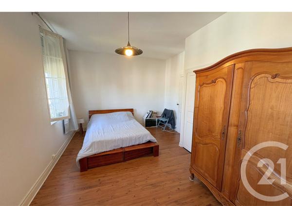 Maison à vendre  10 pièces - 250 m 2   SAUJON  - 17