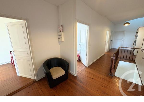 Maison à vendre  10 pièces - 250 m 2   SAUJON  - 17