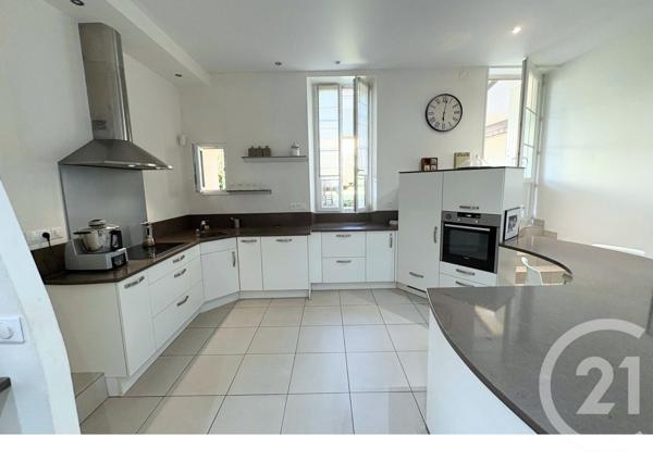 Maison à vendre  10 pièces - 250 m 2   SAUJON  - 17