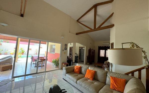 Maison à vendre    5 pièces •  Koungou