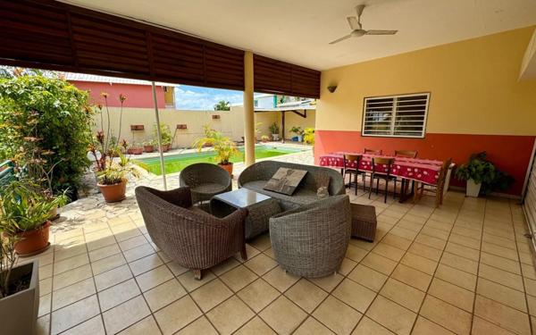 Maison à vendre    5 pièces •  Koungou