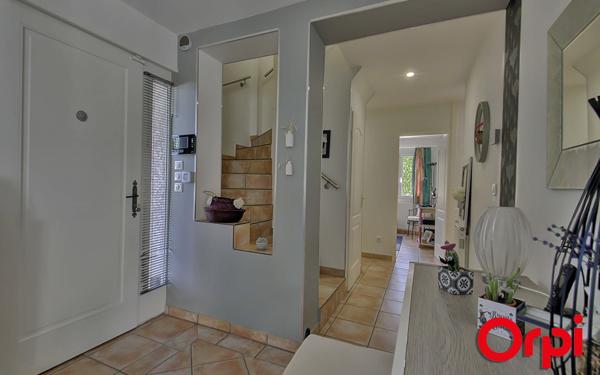 Maison à vendre    6 pièces •  Bourgoin-Jallieu