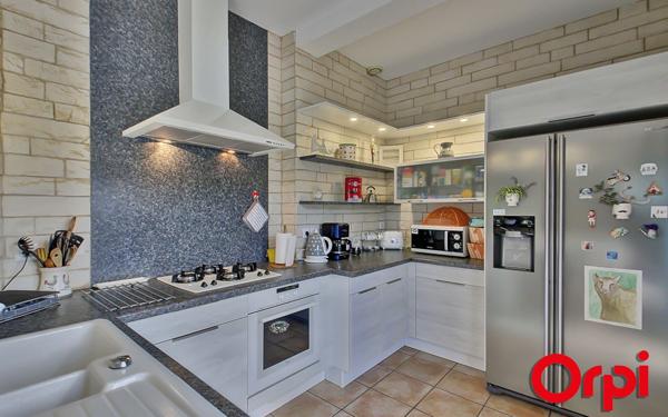 Maison à vendre    6 pièces •  Bourgoin-Jallieu