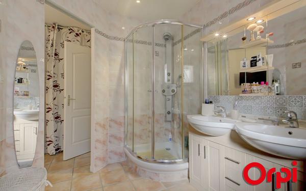 Maison à vendre    6 pièces •  Bourgoin-Jallieu