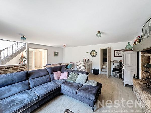 Longère rénovée clé en main, 142m², 5 chambres - Languidic.