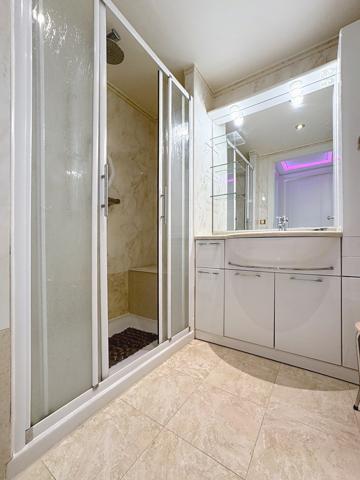 Appartement F4 à vendre  4 pièces - 117,75 m2 CANNES - 06