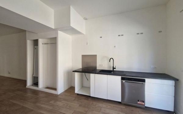Appartement à louer    3 pièces • 73,84 m2 Santeny