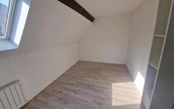 Appartement à louer    3 pièces • 73,84 m2 Santeny