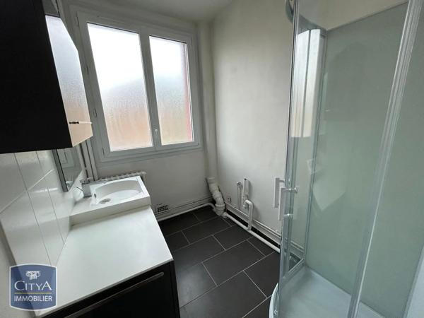 Appartement à louer 2 pièces 53.3m² Charleville-Mézières (08000)