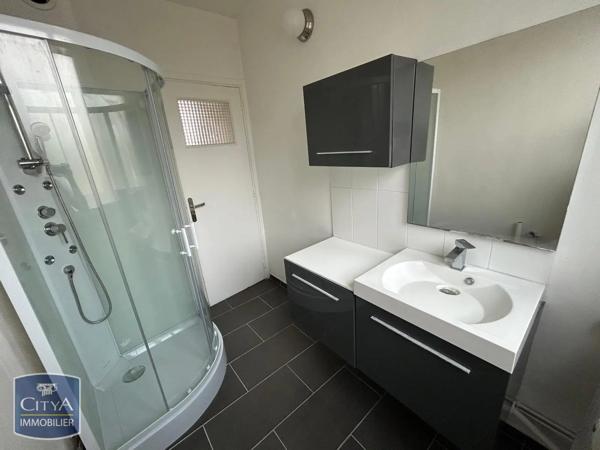 Appartement à louer 2 pièces 53.3m² Charleville-Mézières (08000)