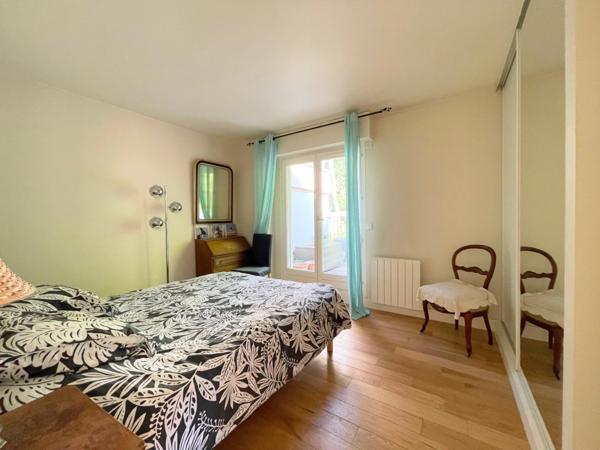 Dpt Yvelines (78), à vendre SAINT GERMAIN EN LAYE maison P8 de 172,25 m² avec jardin privatif