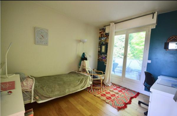 Dpt Yvelines (78), à vendre SAINT GERMAIN EN LAYE maison P8 de 172,25 m² avec jardin privatif