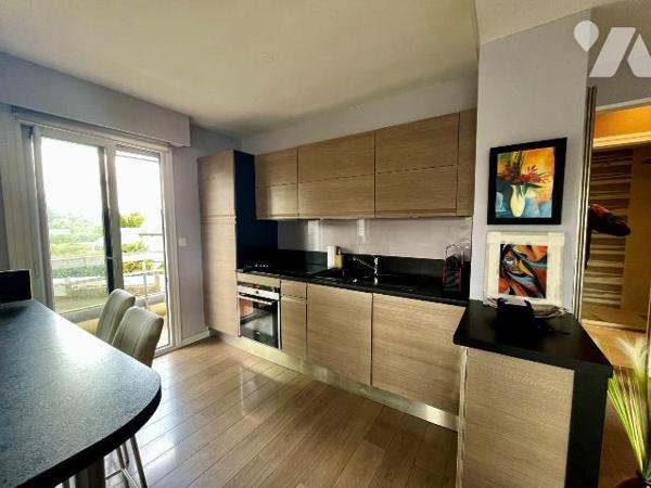 DINARD - A 5min à pied de la plage du Prieuré, un appartement T3 en excellent état de 59,80m² h...