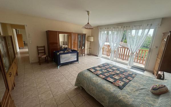 Maison à vendre    6 pièces •  Écuisses