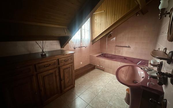 Maison à vendre    6 pièces •  Écuisses