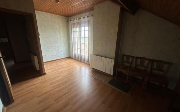 Maison à vendre    6 pièces •  Écuisses